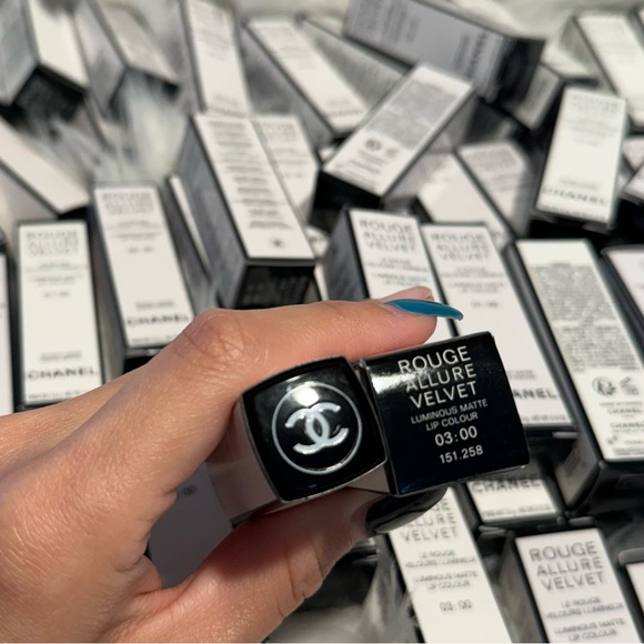 CHANEL Limited Edition Rouge Allure Velvet #03 - NEW - Picture 2 of 2